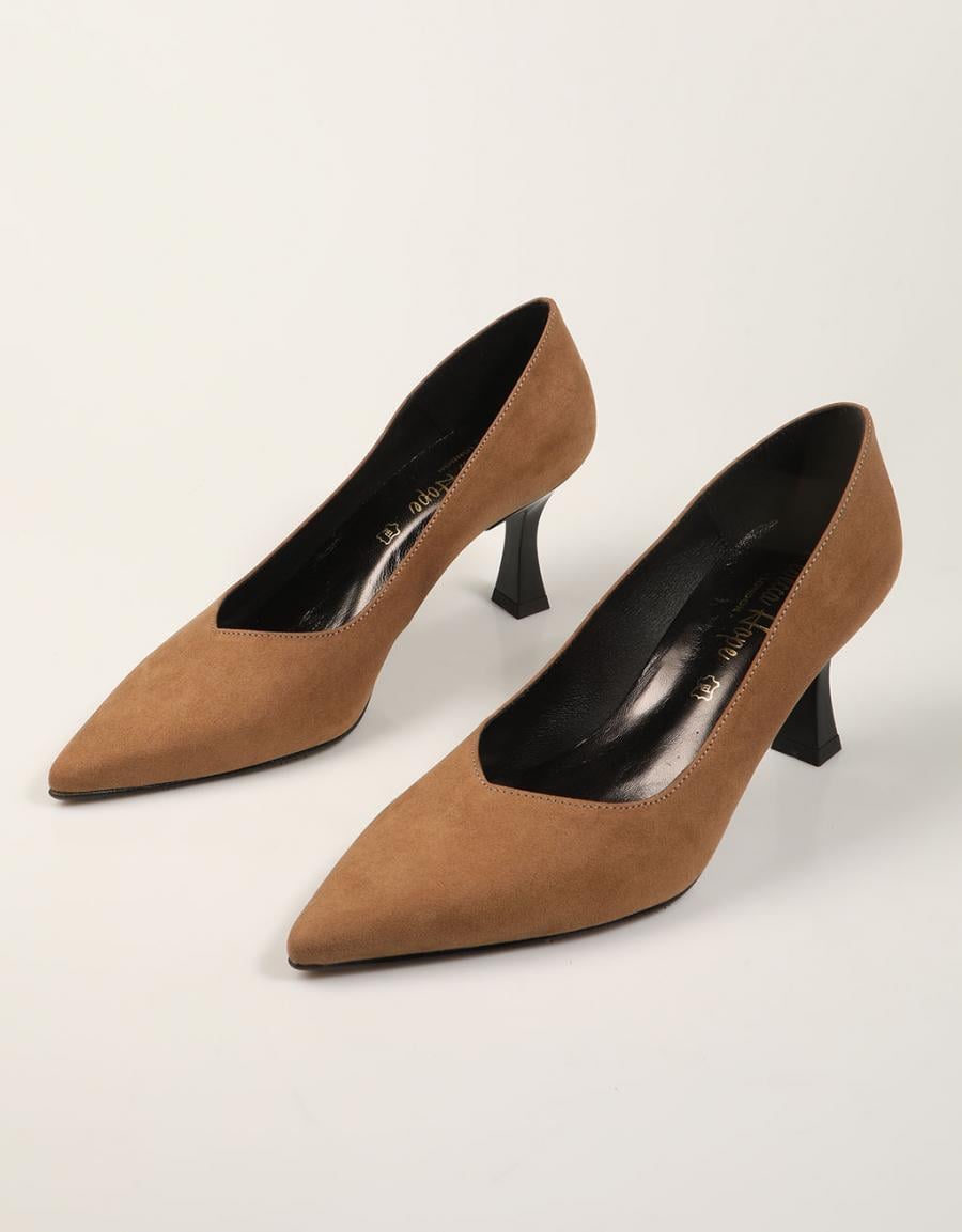 ZAPATOS VESTIR REBECCA HOPE SALON ANTE TAUPE en color Taupe