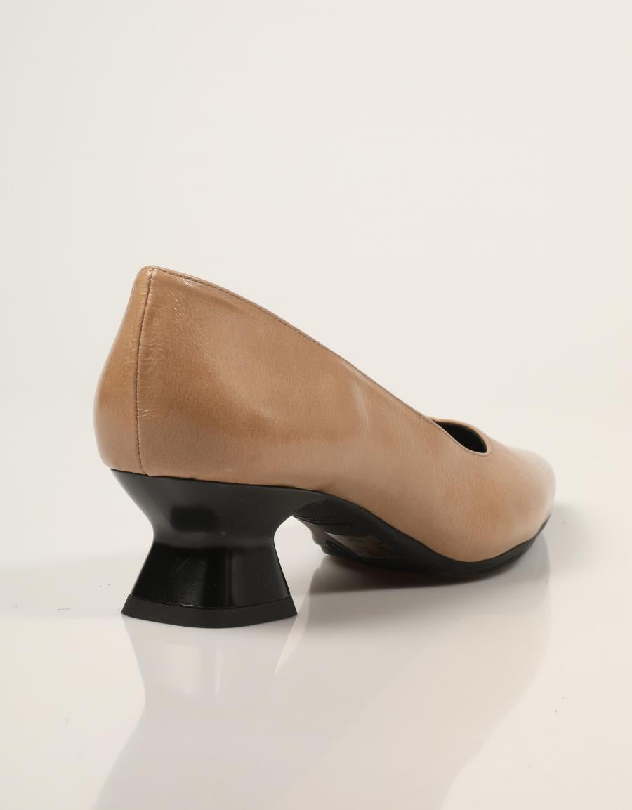 ZAPATOS VESTIR REBECCA HOPE SALON KROKANTE FANGO en color Taupe