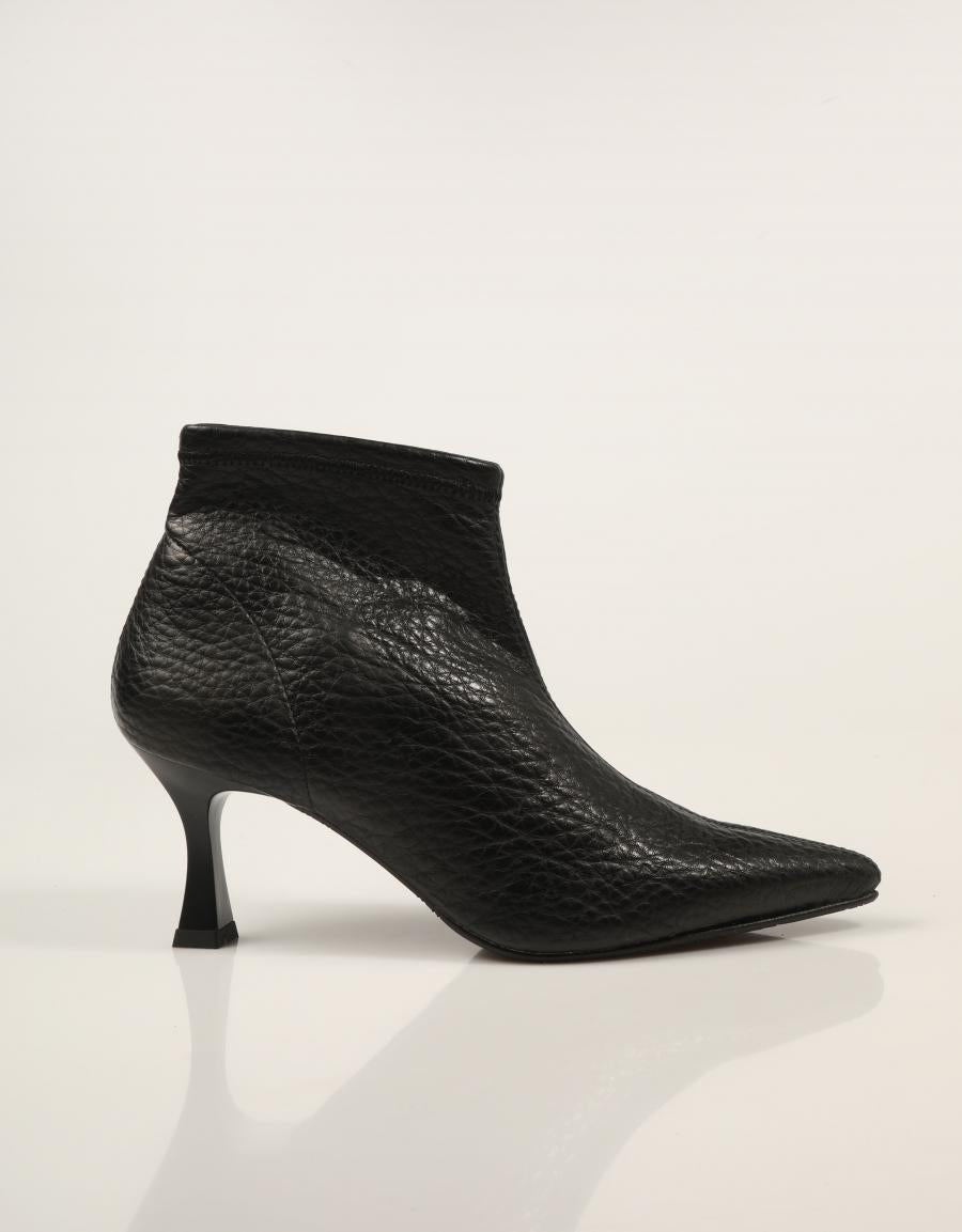 BOTINES REBECCA HOPE BOTIN MUFLONE NEGRO en color Negro