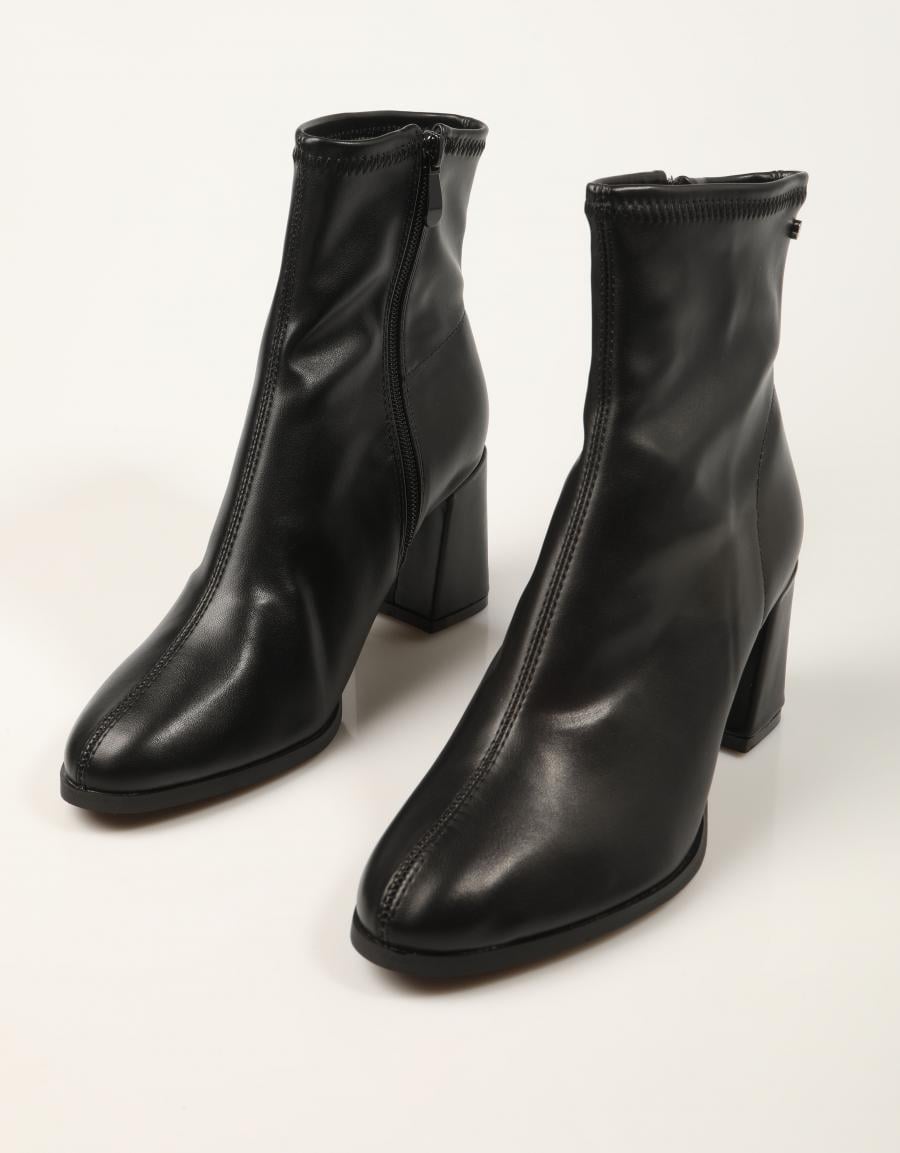 BOTINES CARMINA HILTON BOTIN NAPA BLACK en color Negro