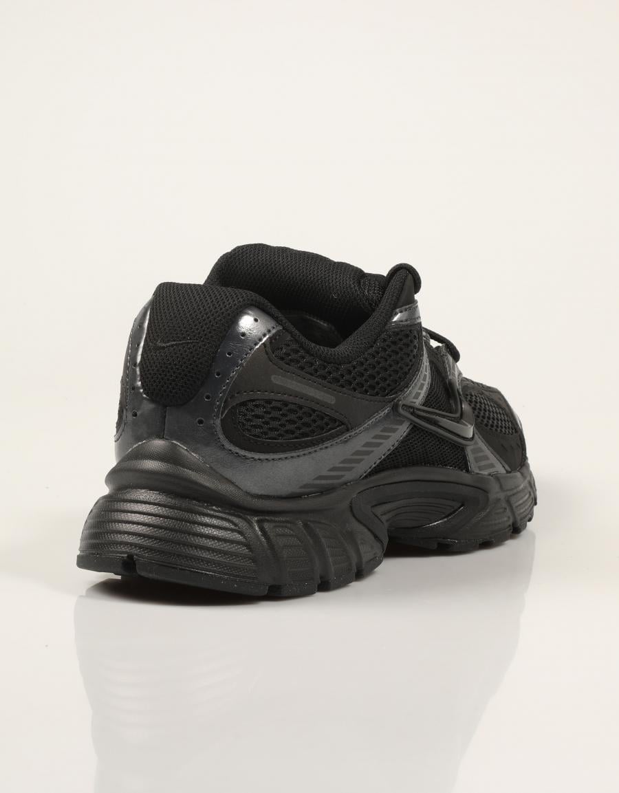 ZAPATILLAS NIKE V5 RNR BLACK 20125228 en color Negro