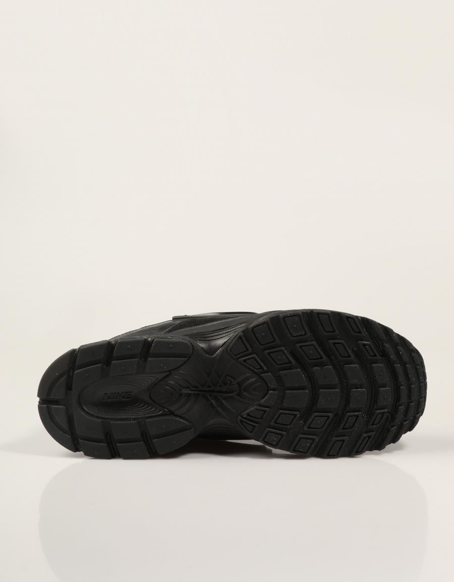 ZAPATILLAS NIKE V5 RNR BLACK 20125228 en color Negro