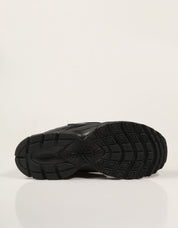 ZAPATILLAS NIKE V5 RNR BLACK 20125228 en color Negro