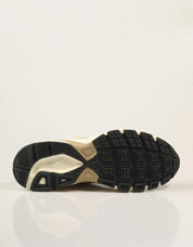 ZAPATILLAS NIKE INITIATOR LIGHT BONE HJ7683 en color Beige