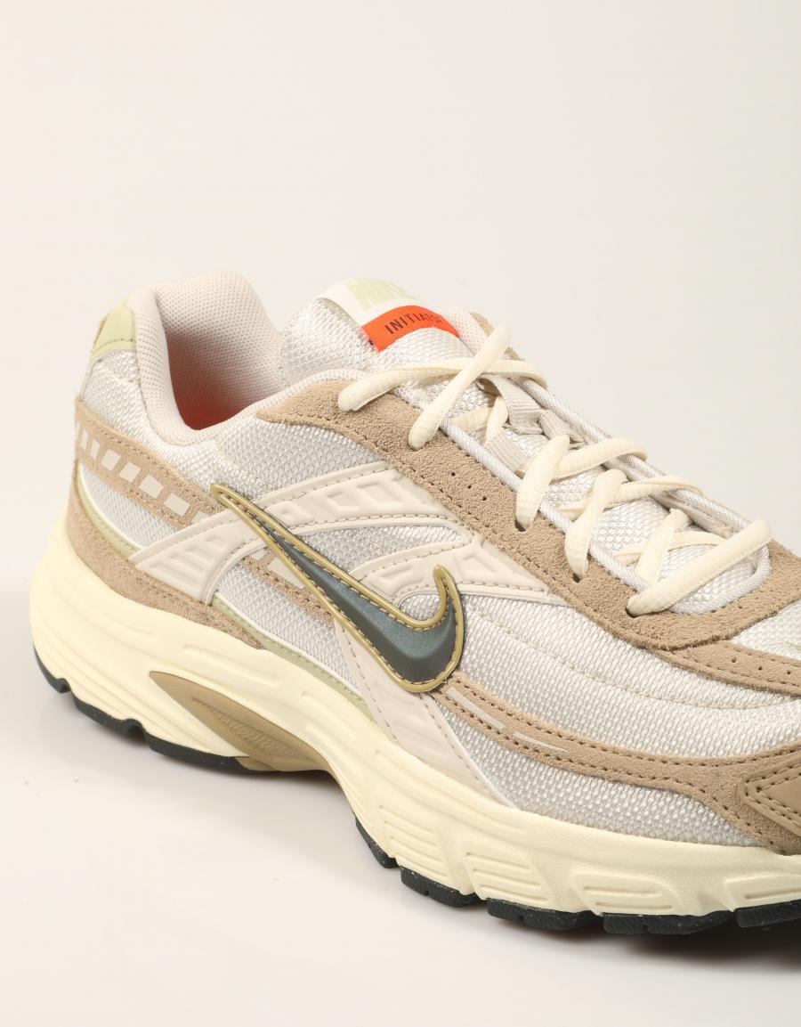 ZAPATILLAS NIKE INITIATOR LIGHT BONE HJ7683 en color Beige