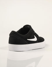 ZAPATILLAS NIKE CHARGE SUEDE BLACK IB2750 en color Negro