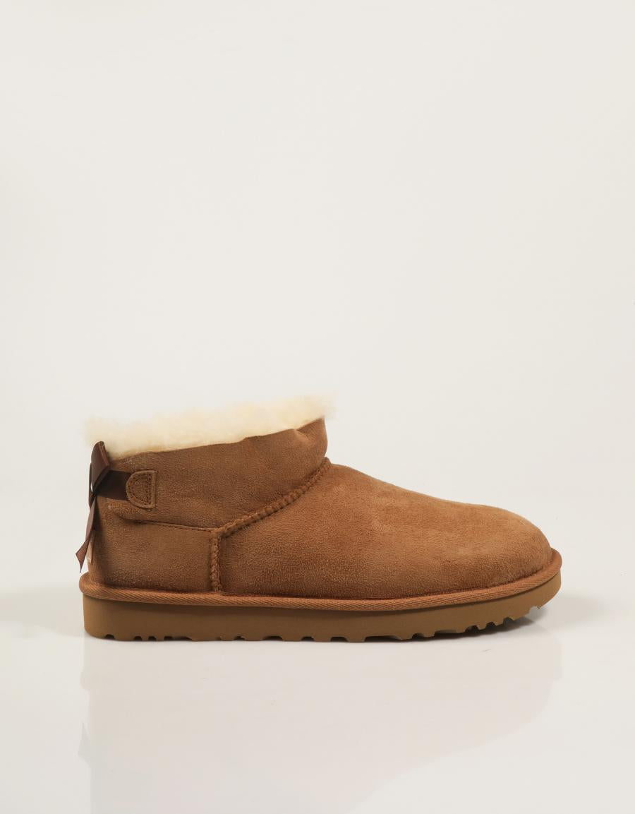 BOTINES UGG MINI BAILEY CHESNUT 1185491 en color Cuero