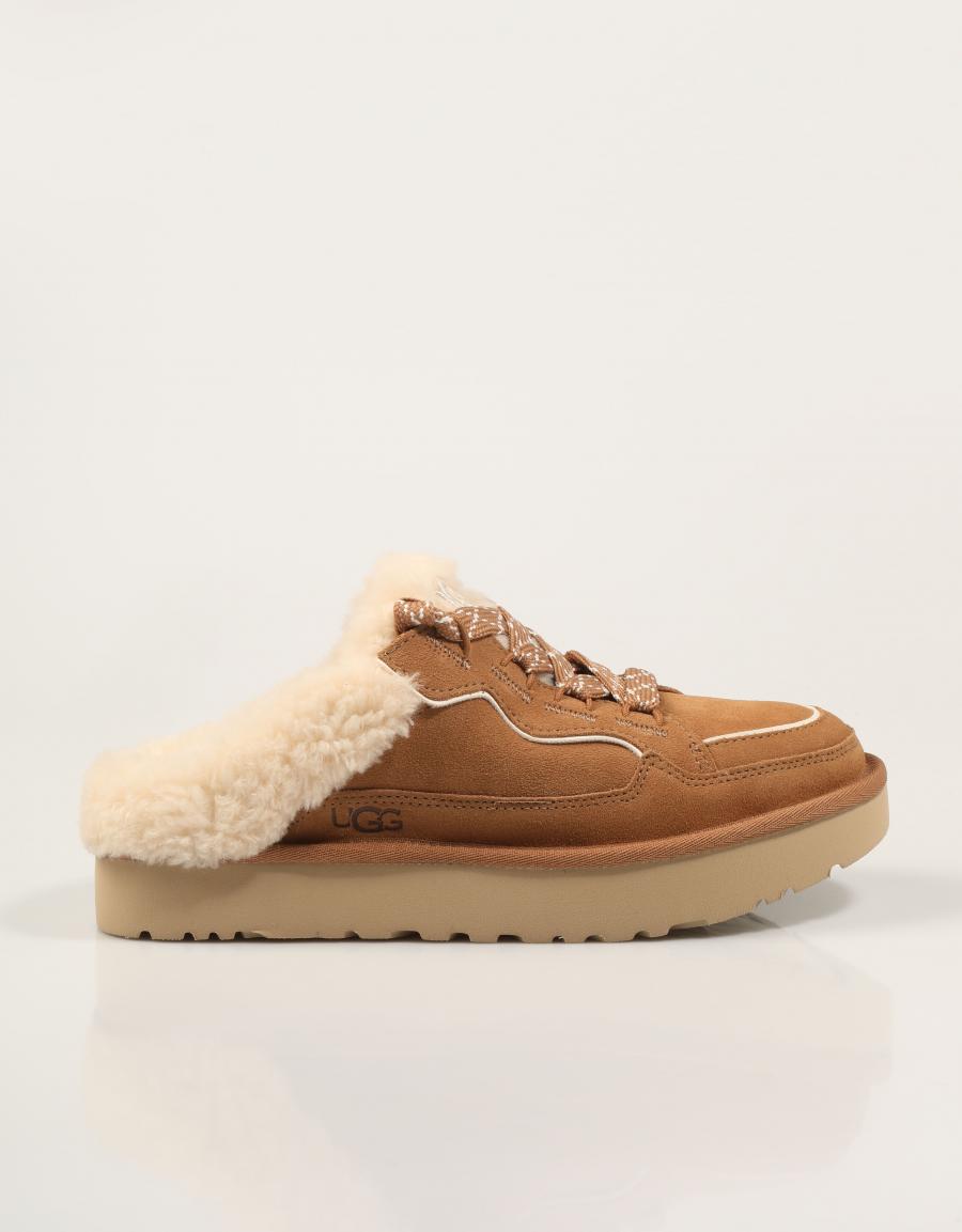 ZAPATILLAS UGG LOWMELL MULE CHESNUT 1180313 en color Cuero