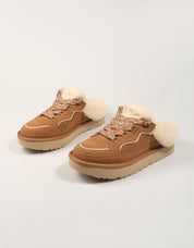 ZAPATILLAS UGG LOWMELL MULE CHESNUT 1180313 en color Cuero
