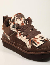 ZAPATILLAS UGG LOWMEL BURNT CEDAR 1180311 en color Marron
