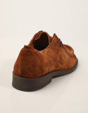 ZAPATOS SPORT REBECCA HOPE WALLABEE COGNAC SUEDE en color Cuero