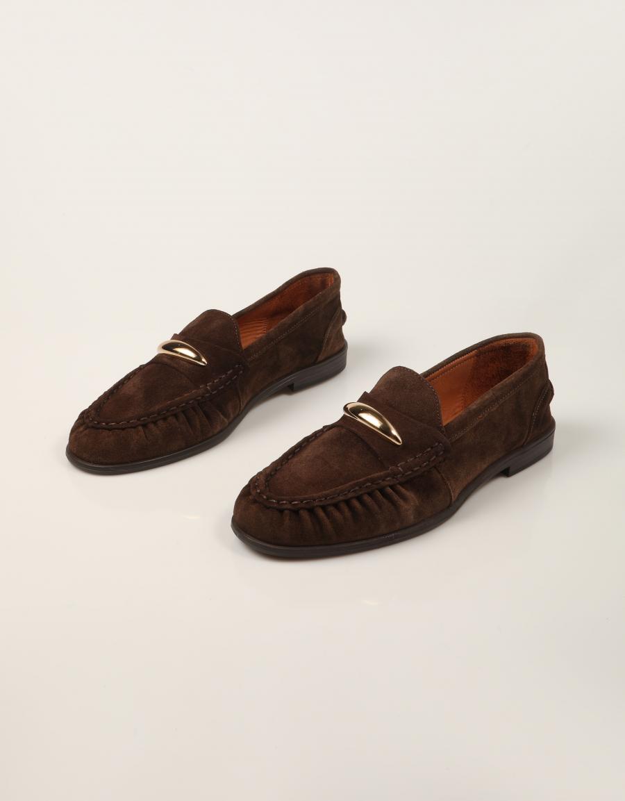 MOCASINES REBECCA HOPE MOCASIN CHAPA BITTER-BROWN en color Marron