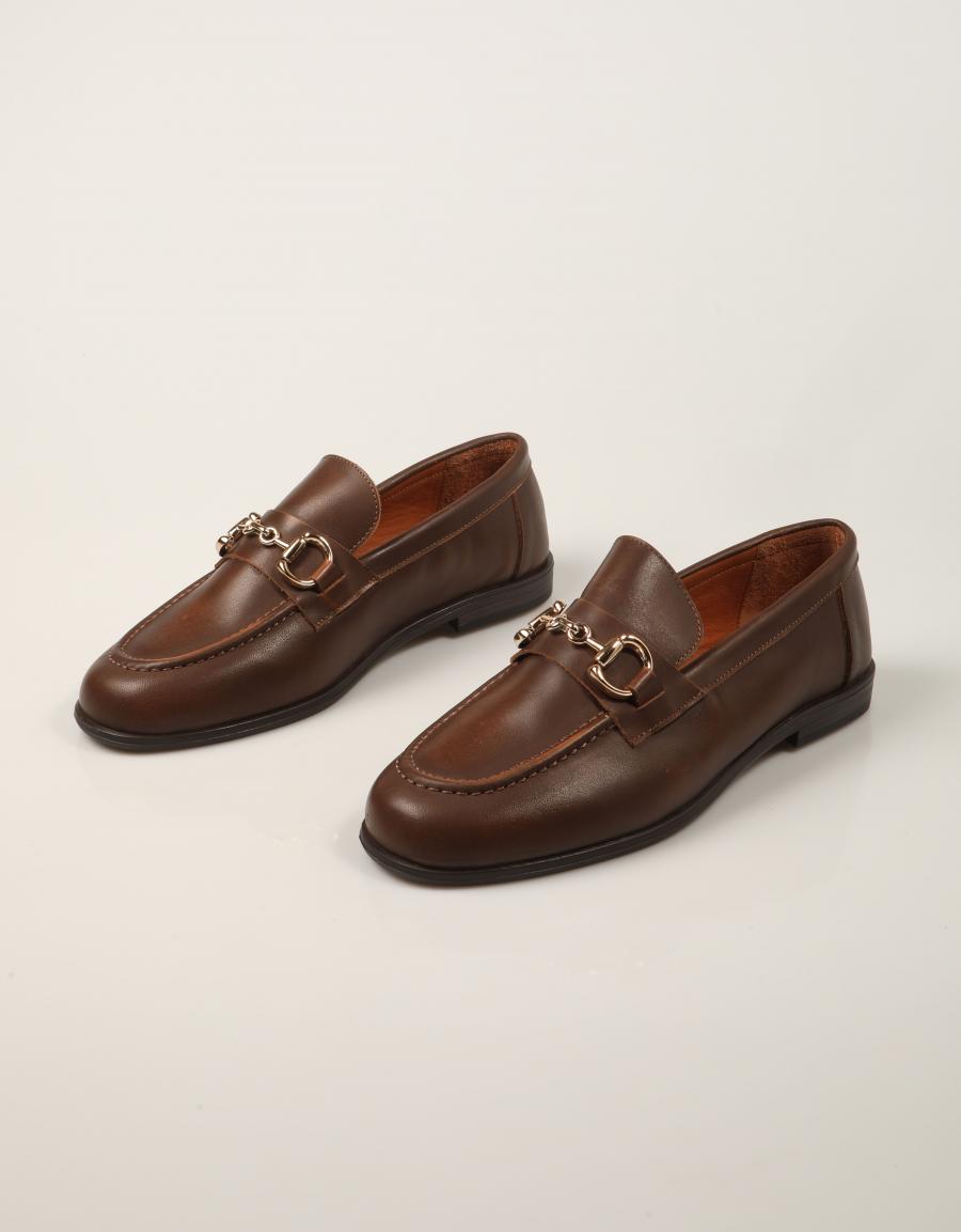 MOCASINES REBECCA HOPE MOCASIN ESTRIBO TAN en color Cuero