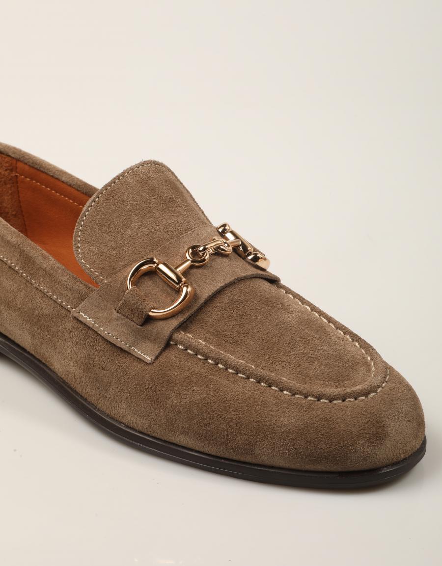 MOCASINES REBECCA HOPE MOCASIN ESTRIBO SUGUERO-TAUPE en color Taupe