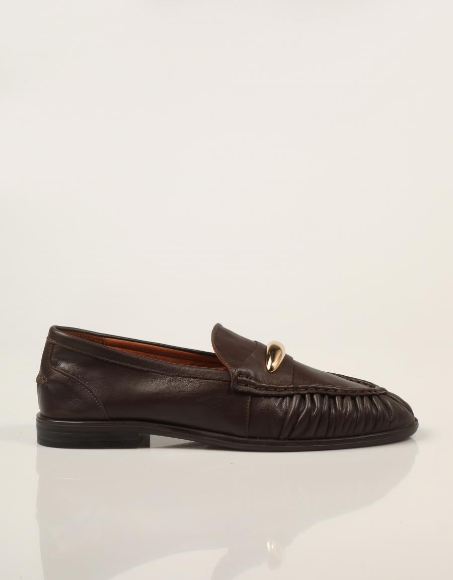 MOCASINES REBECCA HOPE MOCASIN CHAPA KAKAO en color Marron