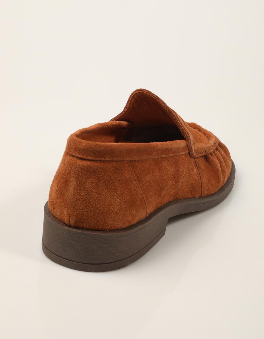 MOCASINES REBECCA HOPE MOCASIN COGNAC SUEDE en color Cuero