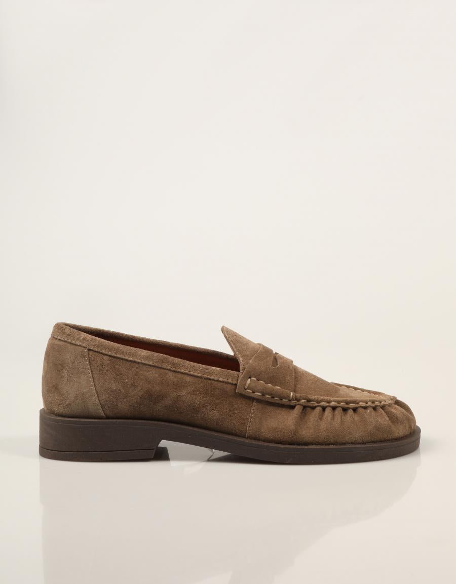 MOCASINES REBECCA HOPE MOCASIN SUGUERO SUEDE-TAUPE en color Taupe