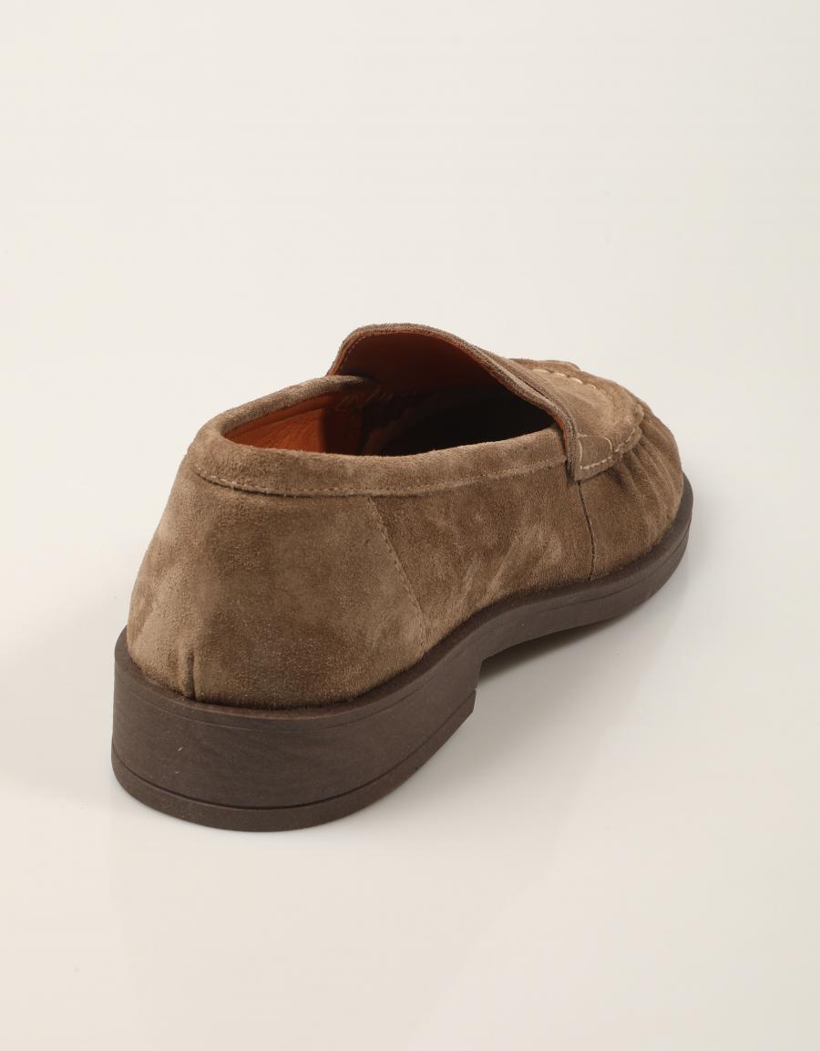 MOCASINES REBECCA HOPE MOCASIN SUGUERO SUEDE-TAUPE en color Taupe
