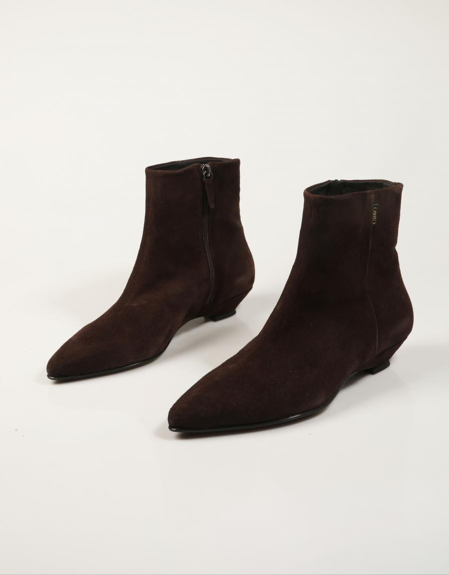 BOTINES GAIMO MARGARIA MAGNOLIA MOKA en color Marron