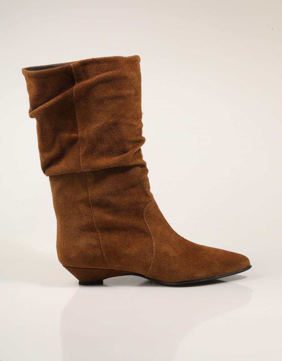 BOTAS GAIMO MARGARIA MARGARIT DATE en color Taupe