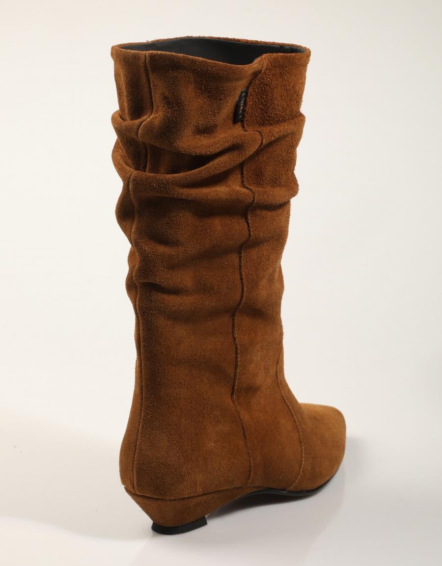 BOTAS GAIMO MARGARIA MARGARIT DATE en color Taupe
