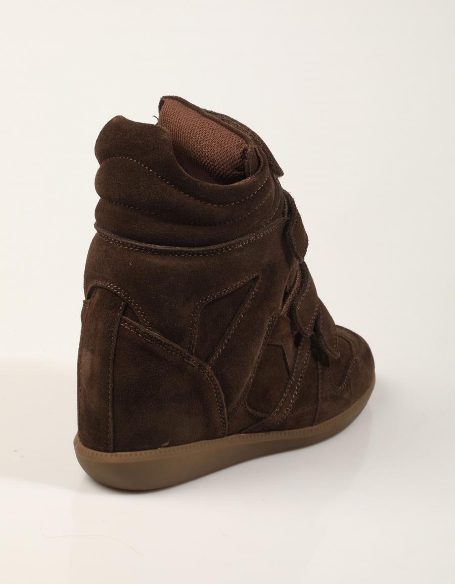 BOTINES TOP 3 ZAPATILLA CUÑA MOKA en color Marron