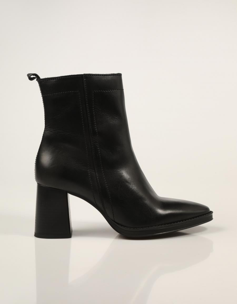 BOTINES VEXED MELOYO PIEL NEGRO en color Negro