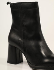 BOTINES VEXED MELOYO PIEL NEGRO en color Negro