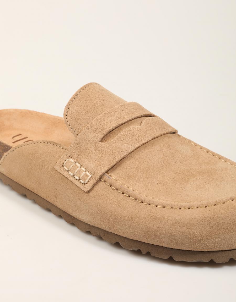 ZUECOS YOKONO ZUECO MOCASIN MUSHROOM en color Beige