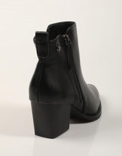 BOTINES XTI BOTIN CAMPERO NAPA NEGRO en color Negro