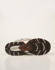 ZAPATILLAS NIKE V5 RNR SAIL HQ7901 en color Beige