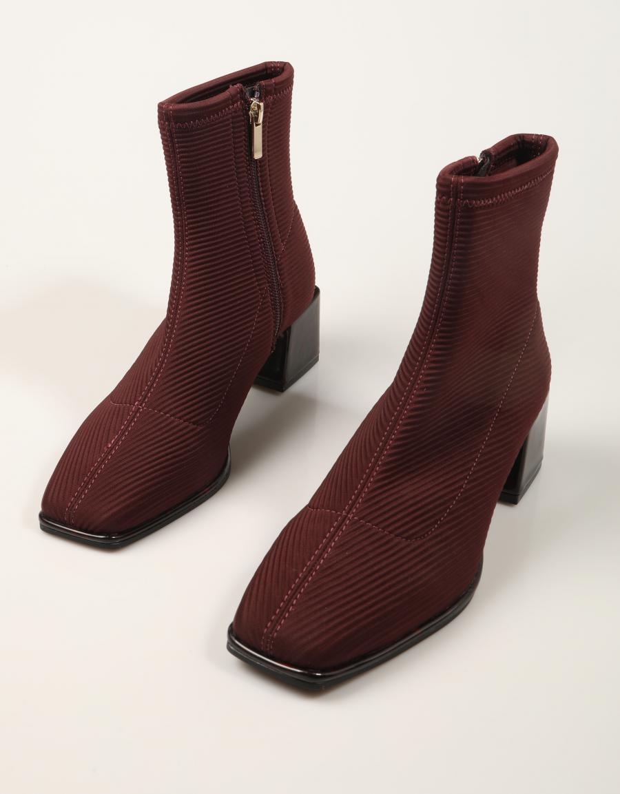 BOTINES GIOSEPPO BOTIN BURDEOS en color Burdeos