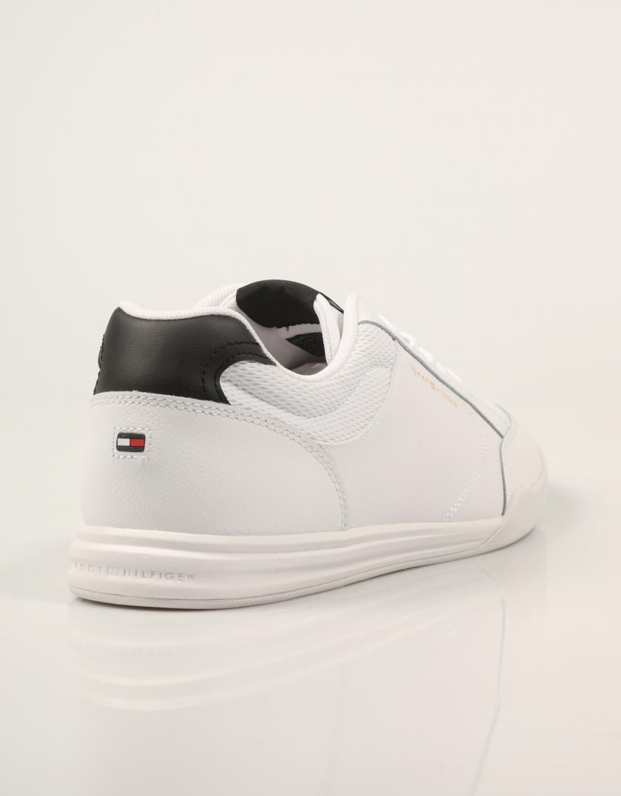 ZAPATILLAS TOMMY HILFIGER LOW PROFILE WHITE/BLACK FM0FM06097 en color Blanco