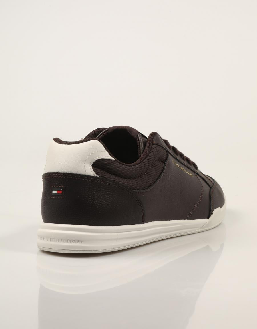 ZAPATILLAS TOMMY HILFIGER LOW PROFILE CHOCOLATE FM0FM06097 en color Marron