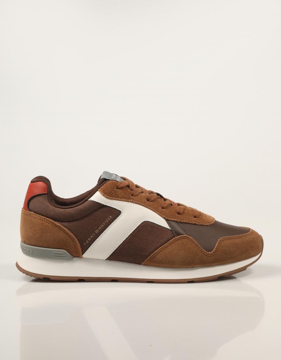 ZAPATILLAS TOMMY HILFIGER RUNNER COCONUT FM0FM06111 en color Marron