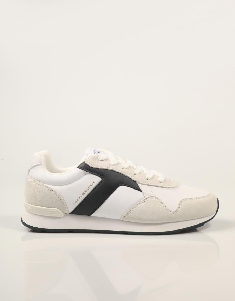 ZAPATILLAS TOMMY HILFIGER RUNNER WHITE FM0FM06111 en color Blanco