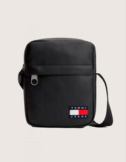 RIÑONERA TOMMY HILFIGER REPORTER BLACK AM0AM15026 en color Negro