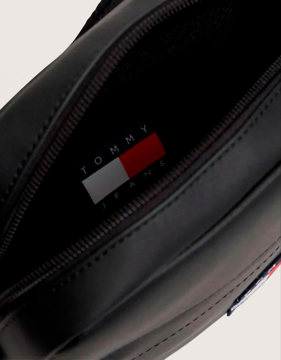 RIÑONERA TOMMY HILFIGER REPORTER BLACK AM0AM15026 en color Negro