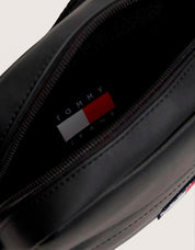 RIÑONERA TOMMY HILFIGER REPORTER BLACK AM0AM15026 en color Negro