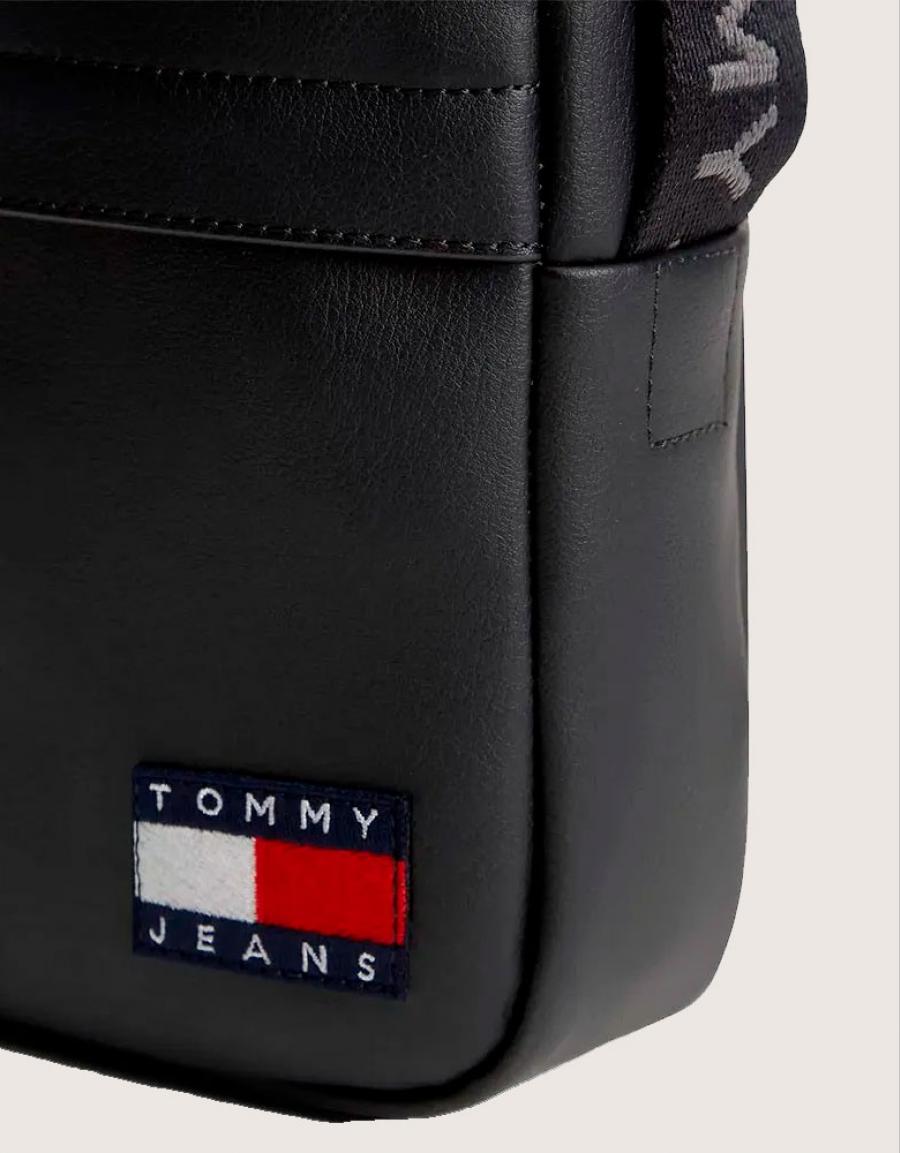 RIÑONERA TOMMY HILFIGER REPORTER BLACK AM0AM15026 en color Negro