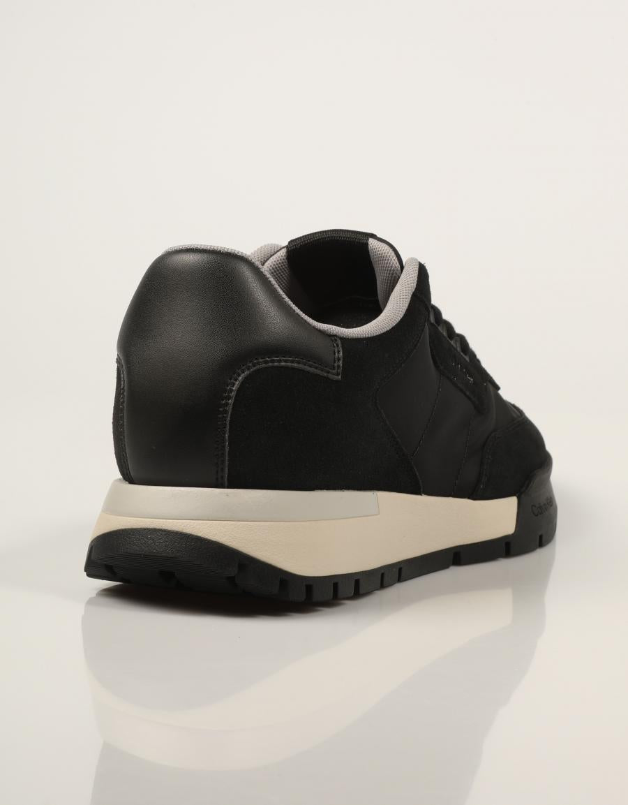 ZAPATILLAS CALVIN KLEIN RUNNER BLACK HM0HM02389 en color Negro