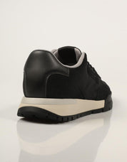 ZAPATILLAS CALVIN KLEIN RUNNER BLACK HM0HM02389 en color Negro