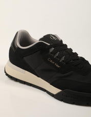 ZAPATILLAS CALVIN KLEIN RUNNER BLACK HM0HM02389 en color Negro