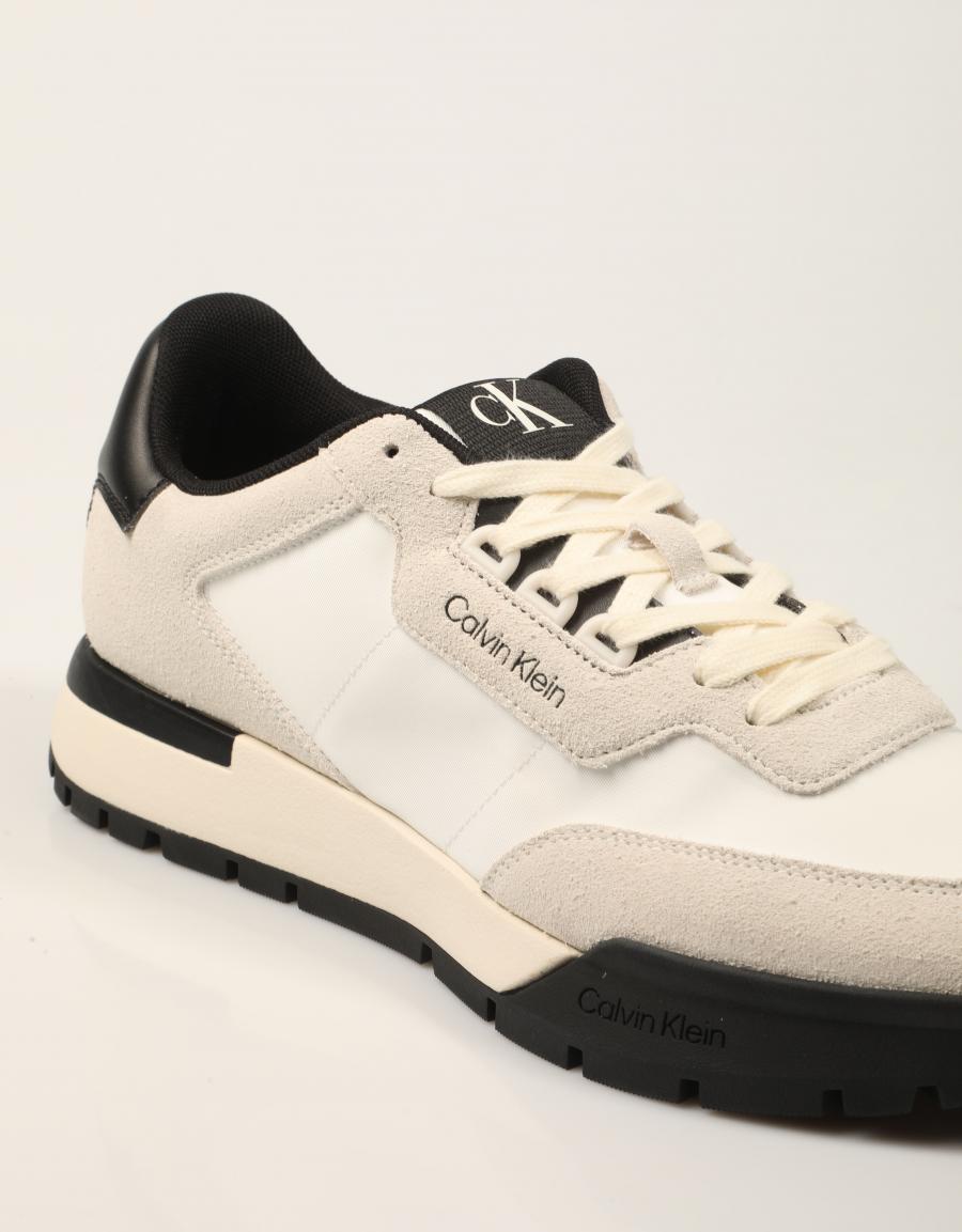 ZAPATILLAS CALVIN KLEIN RUNNER WHITE HM0HM02389 en color Blanco