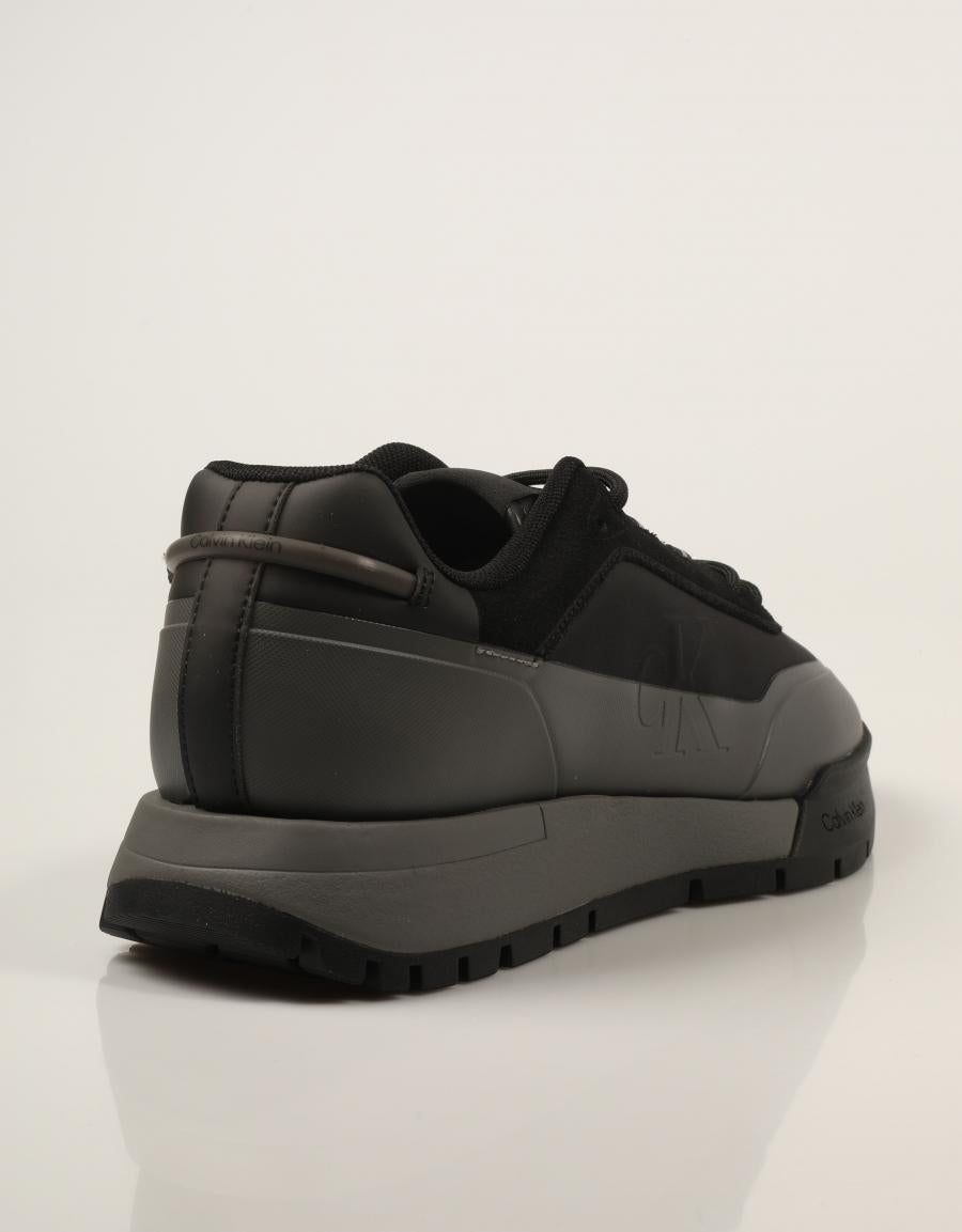 ZAPATILLAS CALVIN KLEIN TOOTHY BLACK HM0HM02390 en color Negro