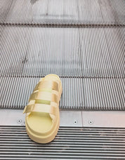 Ugg W Goldenglow Slide Sandals em amarelo