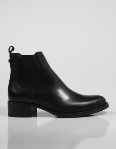 ANKLE BOOTS 2637 17
