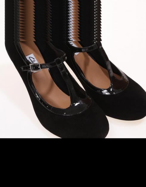 Clarks 2025 chorus thrill