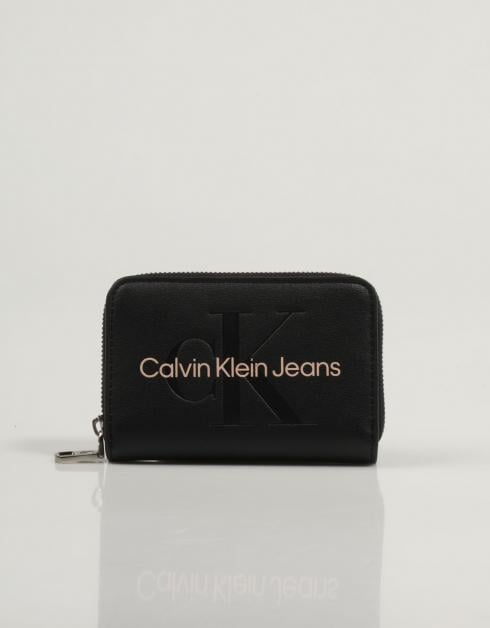 Calvin Klein Sculpted Med Zip Around Mono Black Wiht Rose